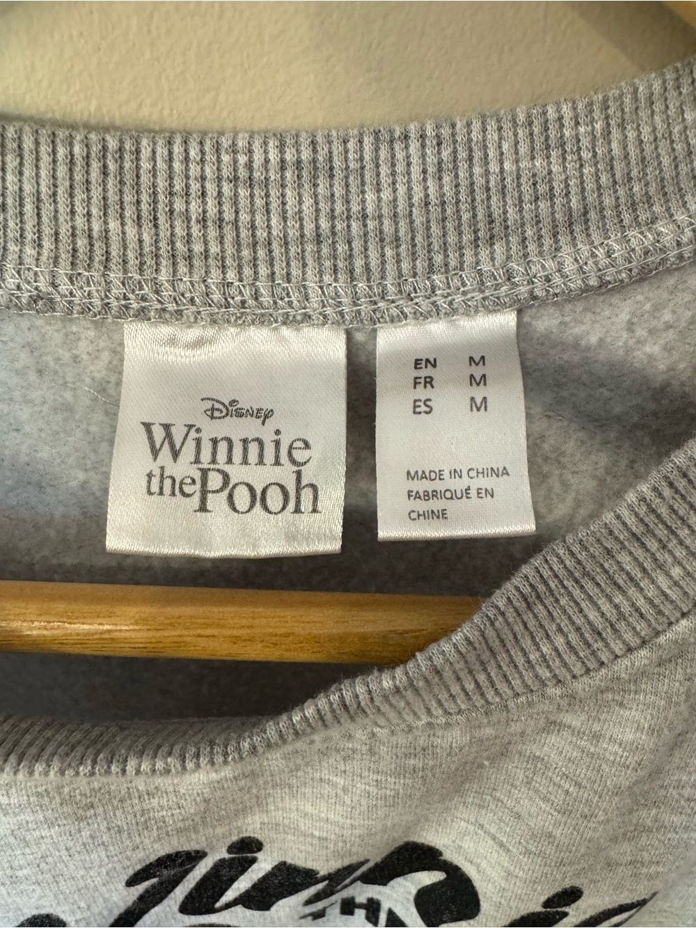 Disney Winnie the Pooh Cropped Sweatshirt Women’s Medium Grey Graphic Pullover - Picture 3 of 6
